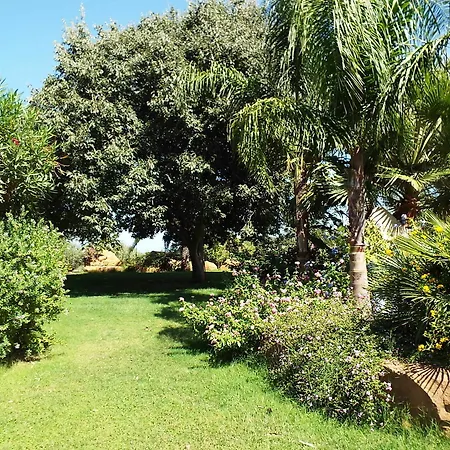 Agriturismo Cefalu Guest House Чефалу